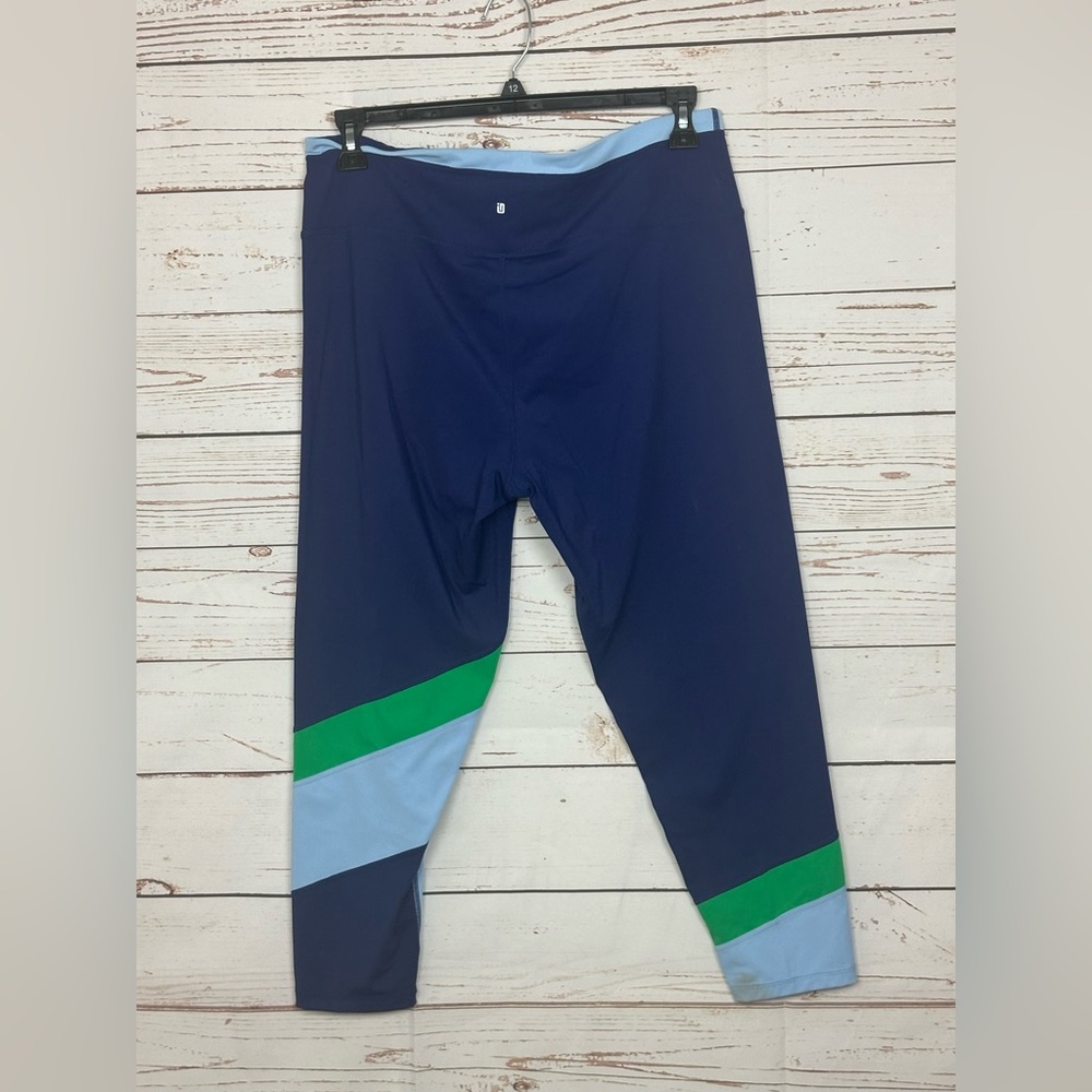 Woman’s “Ideology” legging active pants
